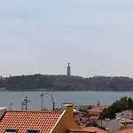 Charming Meio A Lapa Iii Amazing Terrace View Lissabon