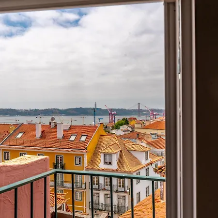Charming Meio A Lapa Iii Amazing Terrace View דירה *
