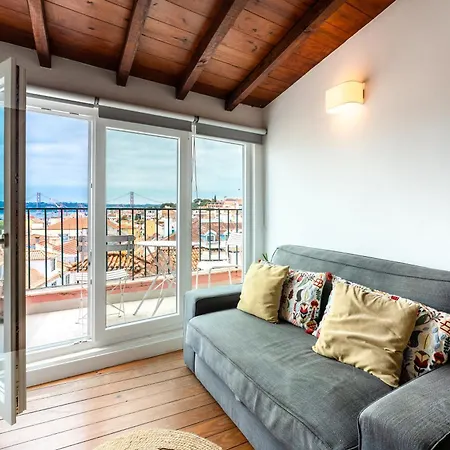 Charming Meio A Lapa Iii Amazing Terrace View ליסבון
