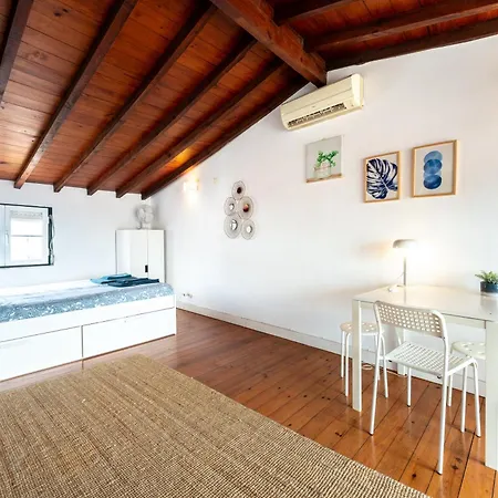 Charming Meio A Lapa Iii Amazing Terrace View Апартаменты Лиссабон
