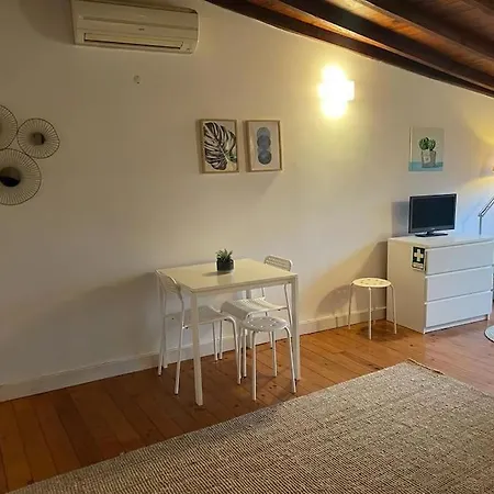 Apartment Charming Meio A Lapa Iii Amazing Terrace View Lisbon