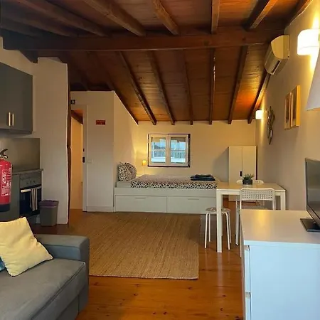 Charming Meio A Lapa Iii Amazing Terrace View Lisbon