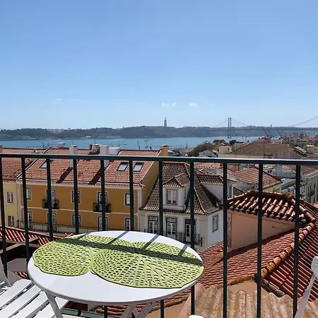 公寓 Charming Meio A Lapa Iii Amazing Terrace View Lisboa